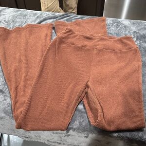 Ribbed Knit Leggings in Rich Brown